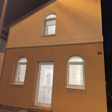 Heviz Holiday Home Apartment *